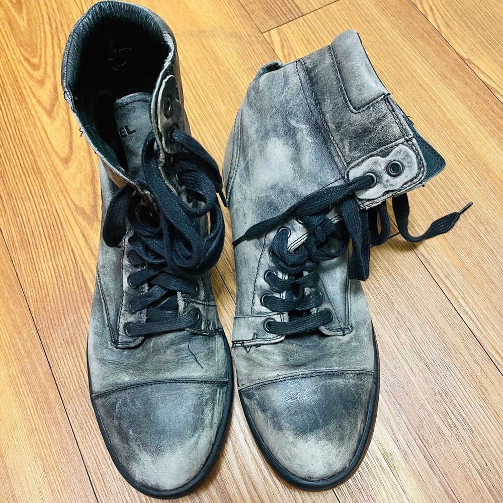 Diesel boots. Distressed.